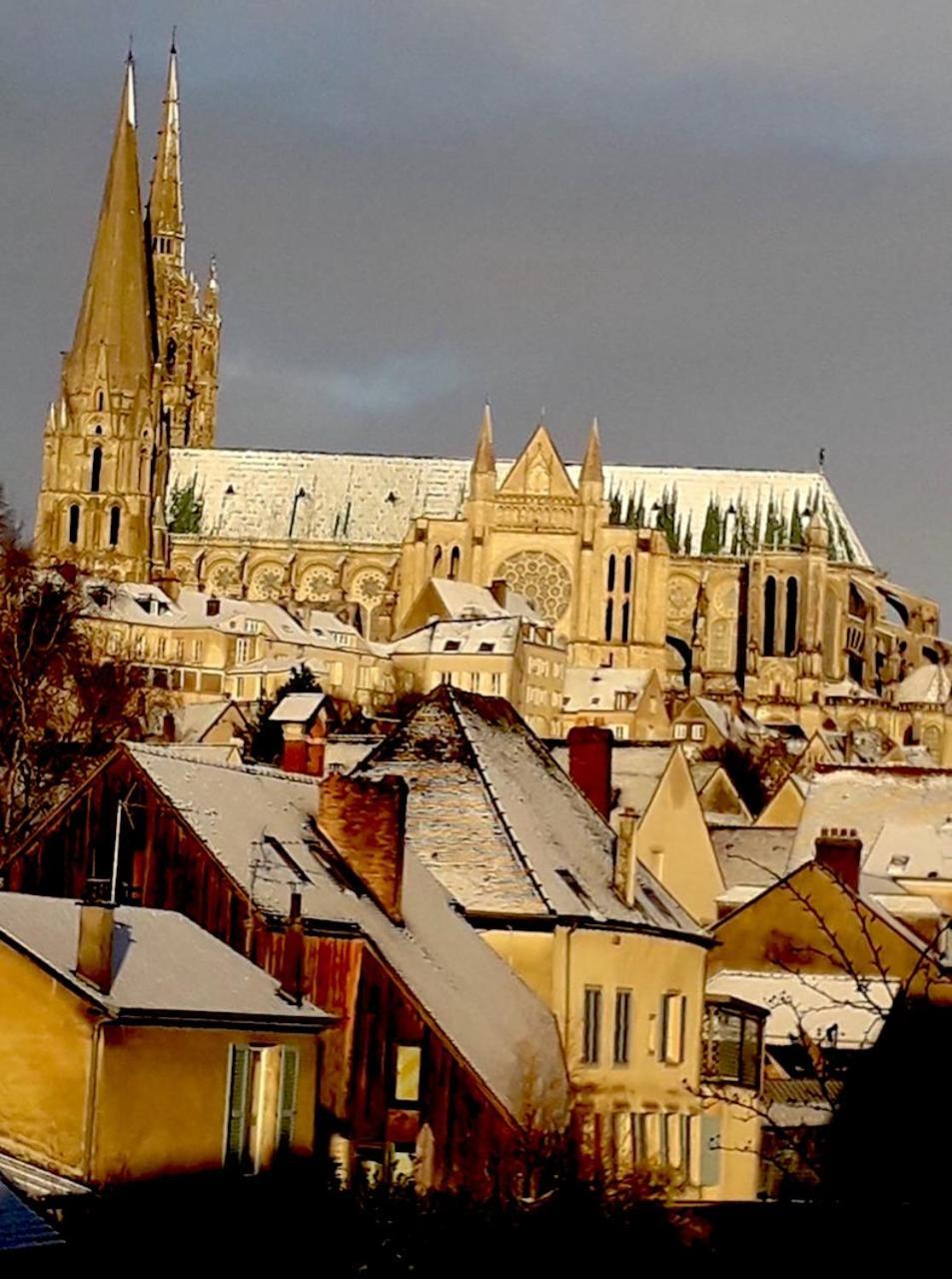 Bed and Breakfast Le Jardin Cathedrale Chartres Exterior foto